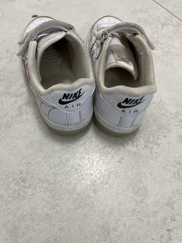 Buty Nike rozmaiar 28