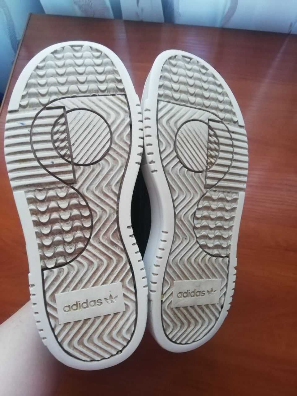 Кеди  Adidas (фірмові) шкіряні для хлопчика - 36 розмір