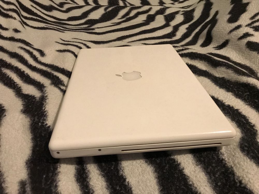 Продам macbook 13 дюмов