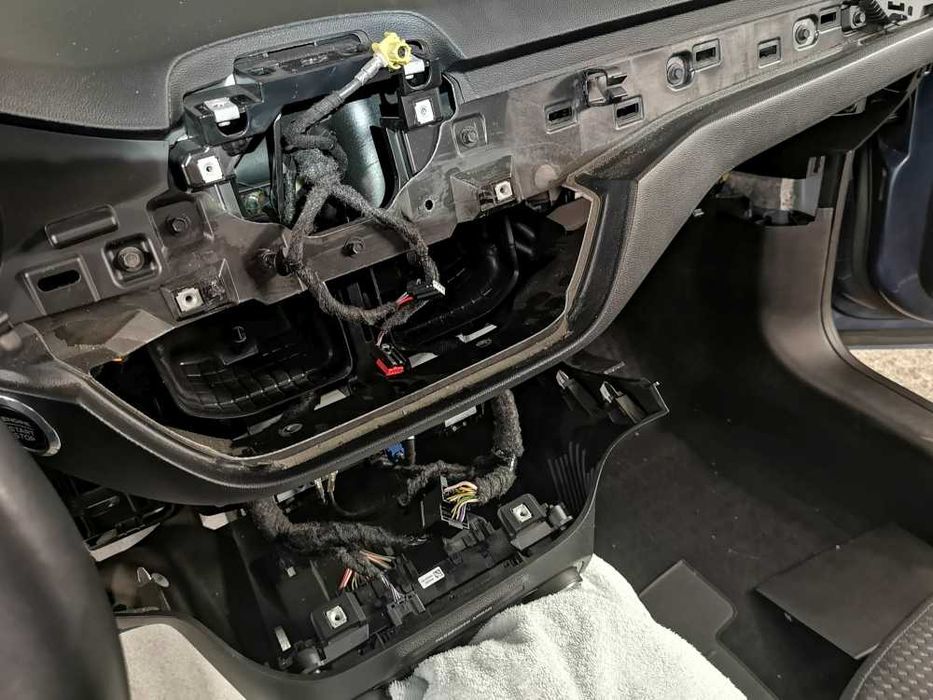 Kamera cofania z montażem Ford Focus 4 IV obraz na fabrycznym tablecie