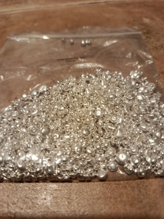 Prata .999 em gotículas por grama