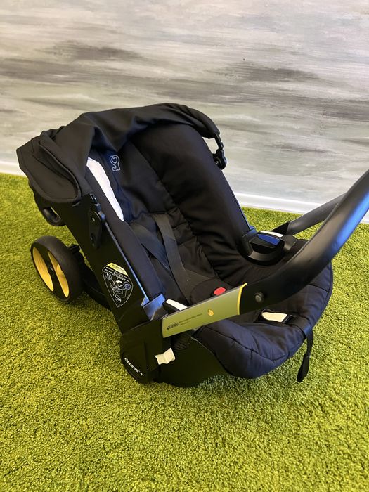 Продам Автокрісло Doona +