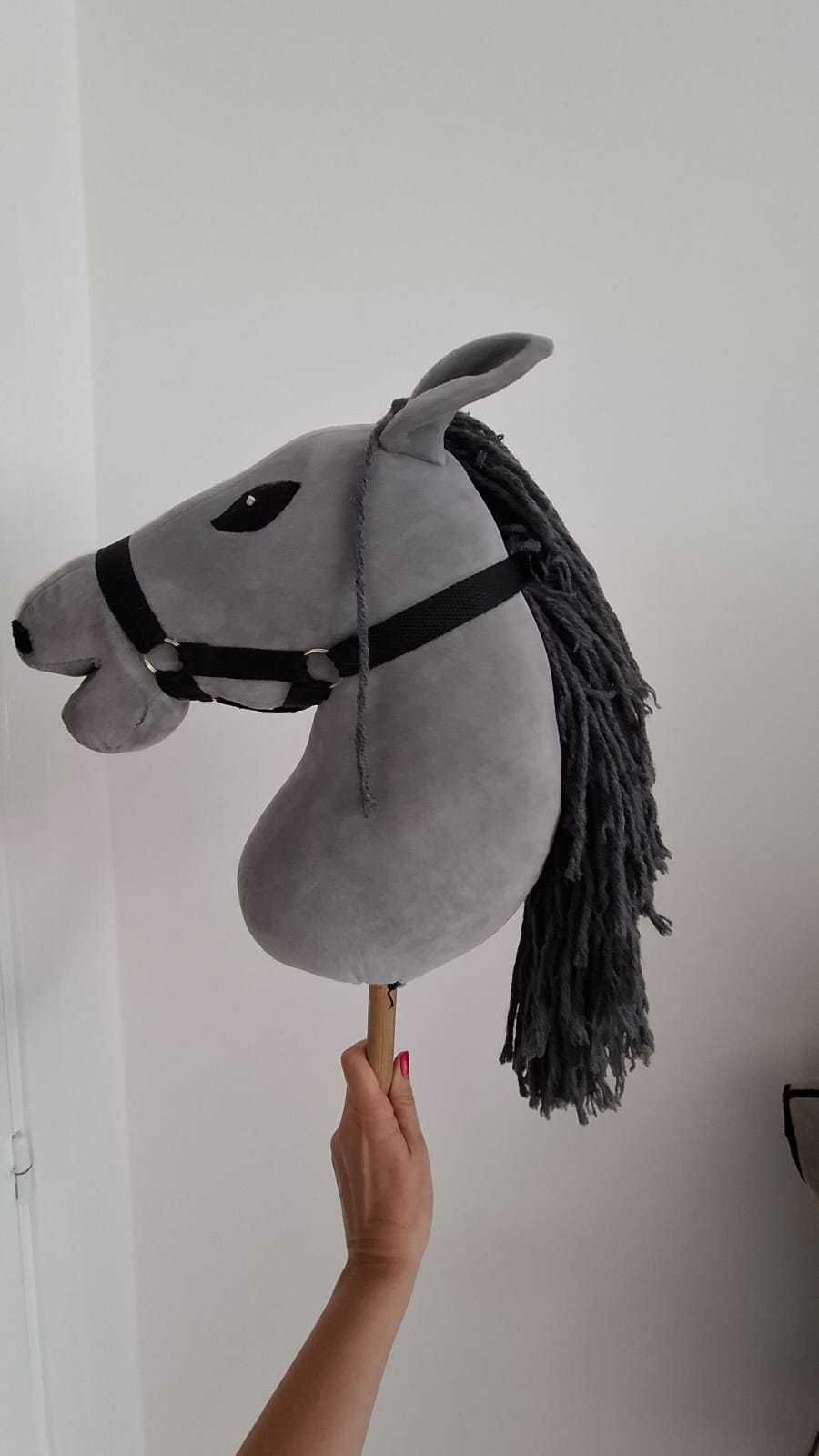 Hobby Horse – uroczy szary konik!