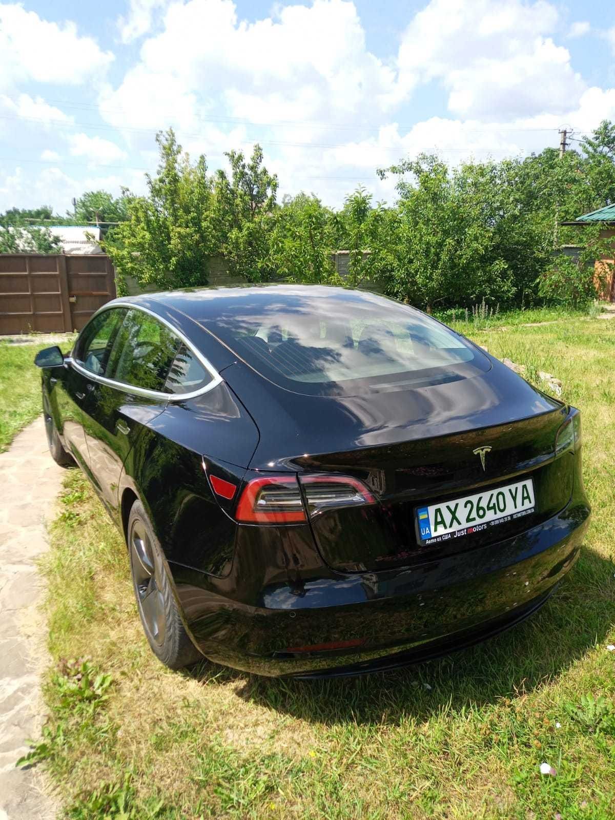 Продам авто tesla model 3