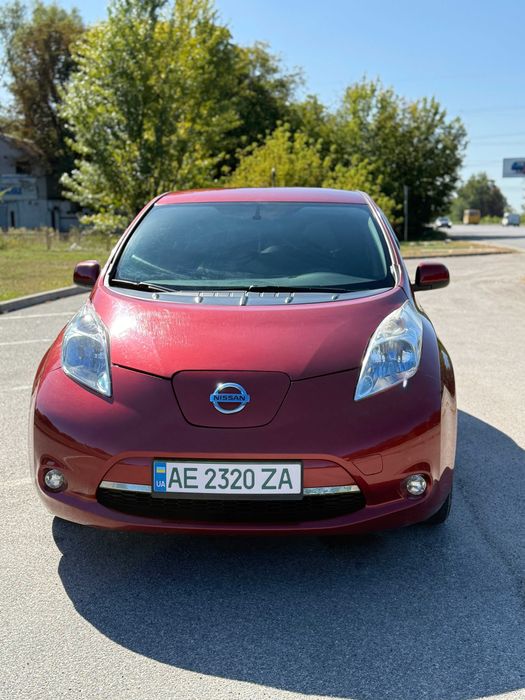 Продам Нисан Лиаф , Nissan Leaf , 2013 год