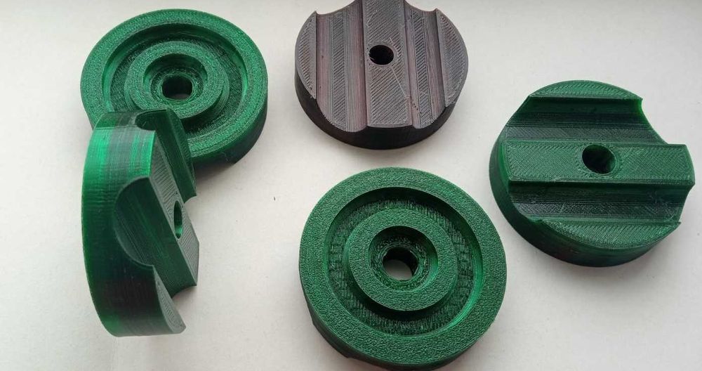 Фіксатор кріплення навісу садової гойдалки