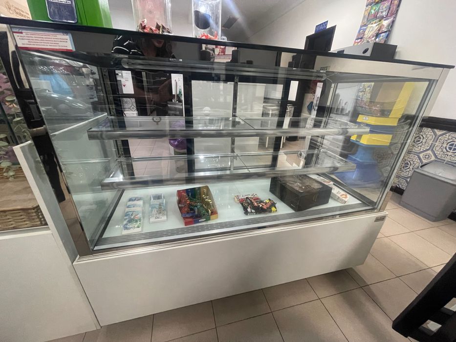 Vitrine de exposição refrigerada