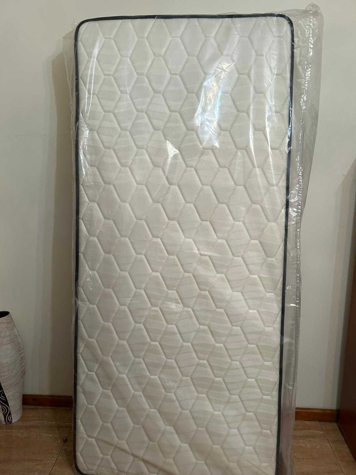 Sommier e colchão ortopedico 200x90 novos
