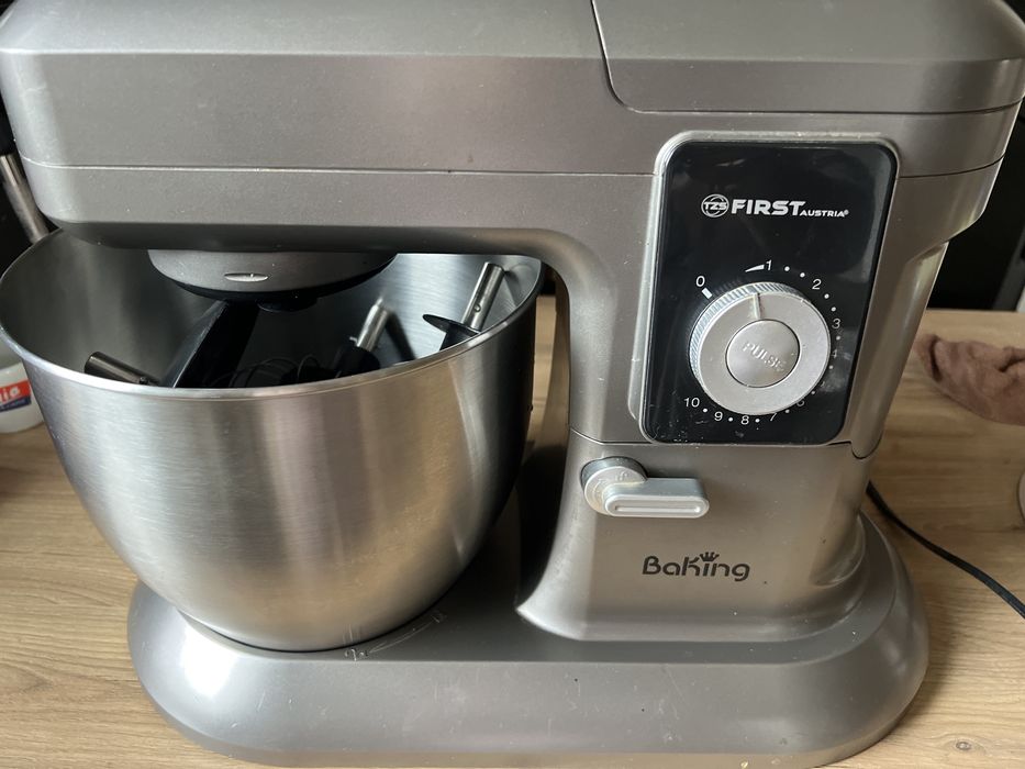 Міксер планетарний, тістоміс First.