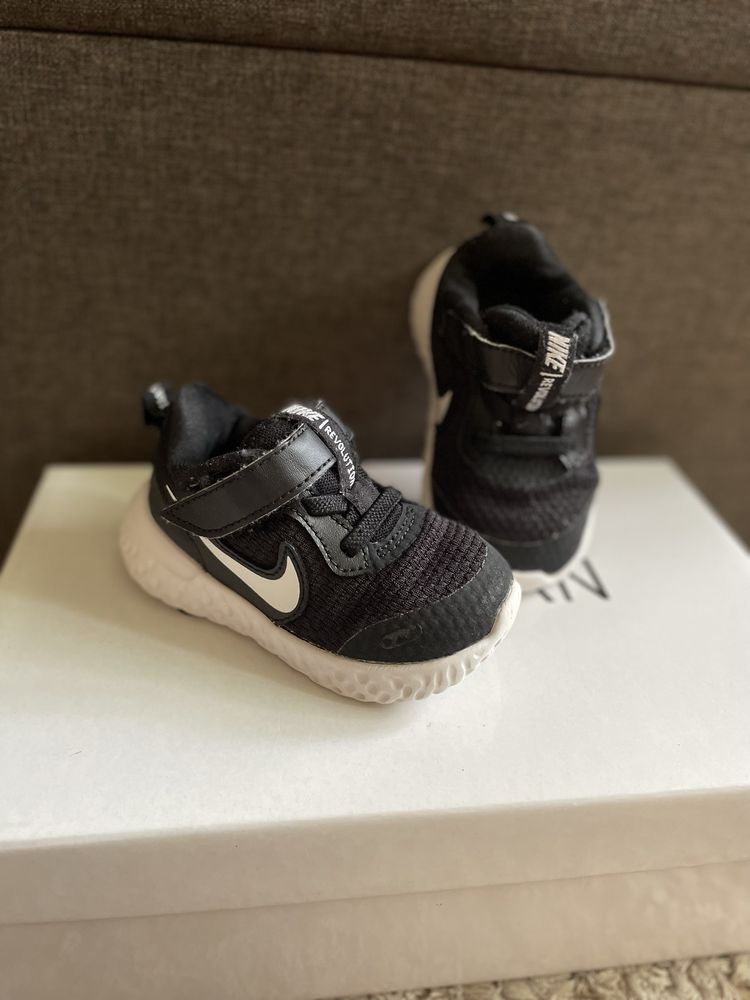 Кроссовки детские Reebok, Nike