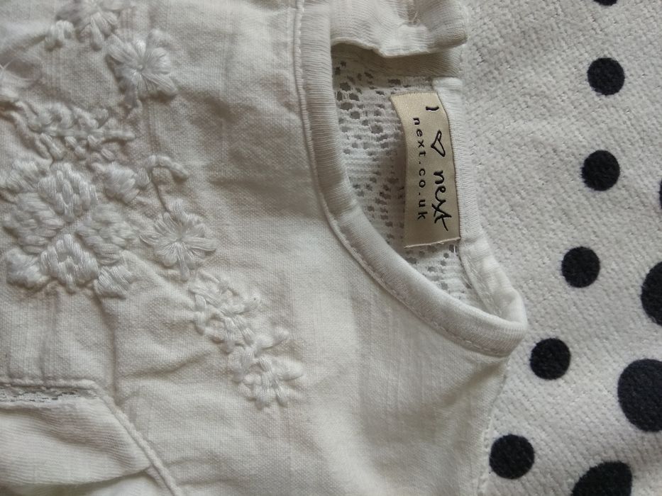 Biała elegancka bluzka z krótkim rękawem 98 Next