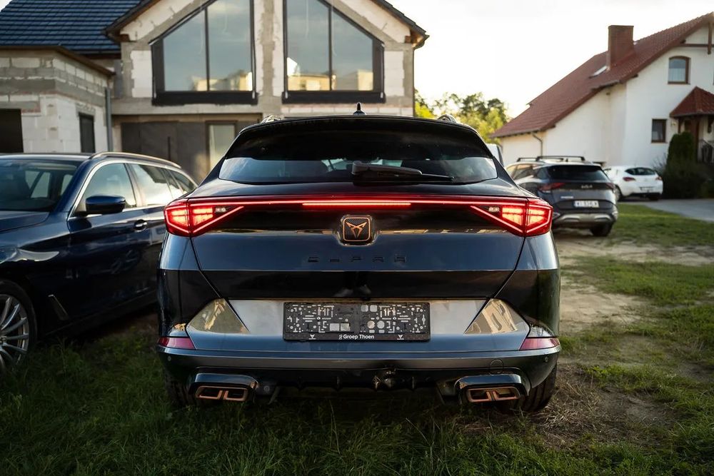 Cupra Formentor Serwisowany, faktura sprzedaży , 2 kluczyki