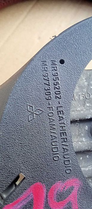 Kierownica Mitsubishi Colt MK6 Skóra Czerwona Przyciski Colt Kierownic