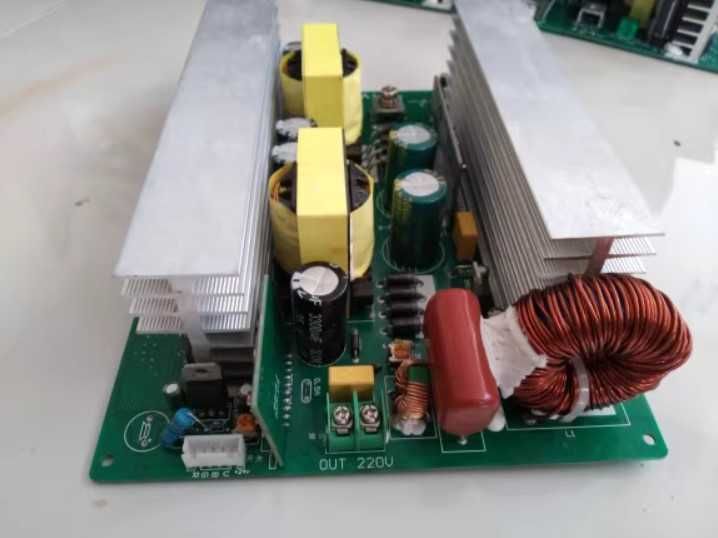 Інвертор 1500W (пік 2000W) чистий синус 24V/220V