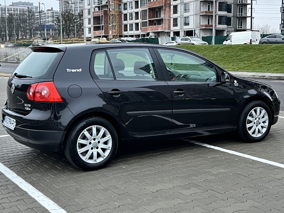 VW Golf 5 1.6 FSI, автомат, бензин - 198 000 км