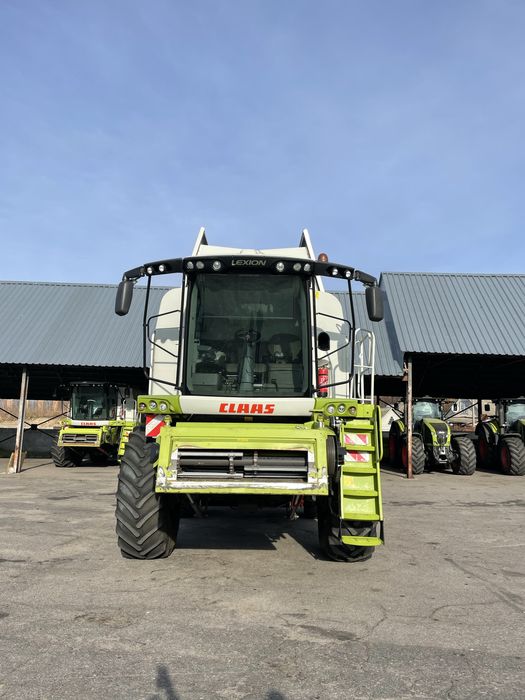 Комбайн CLAAS LEXION 670 2011 Vario750