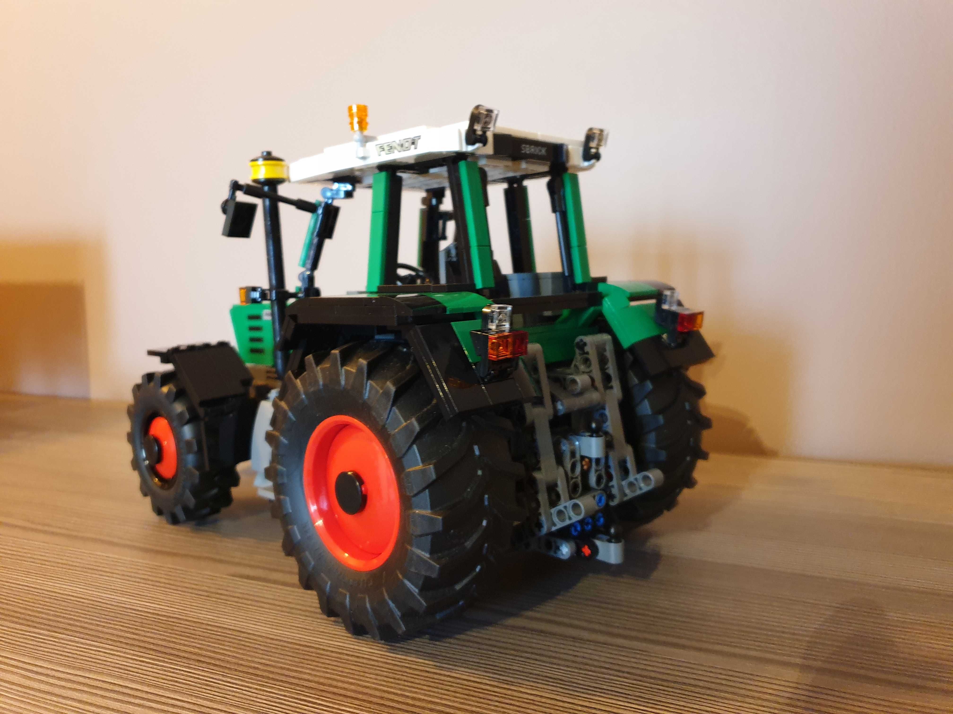 LEGO Technic MOC Fendt Favorit 514C by EricTrax
