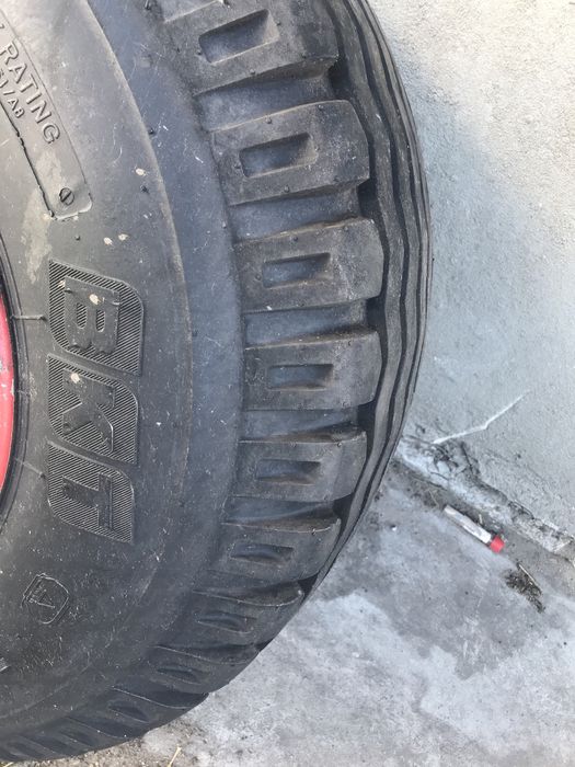 Opona z felgą BKT 400/60 r15.5