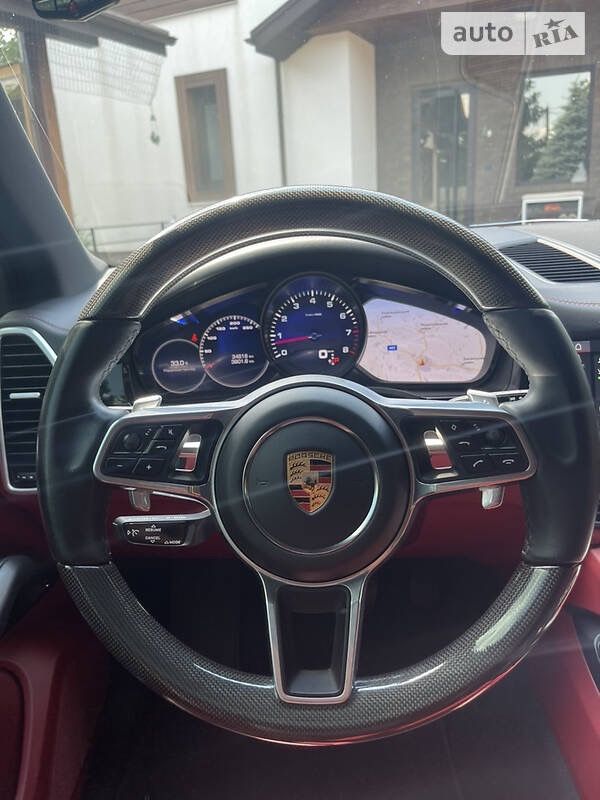 Porsche Cayenne.