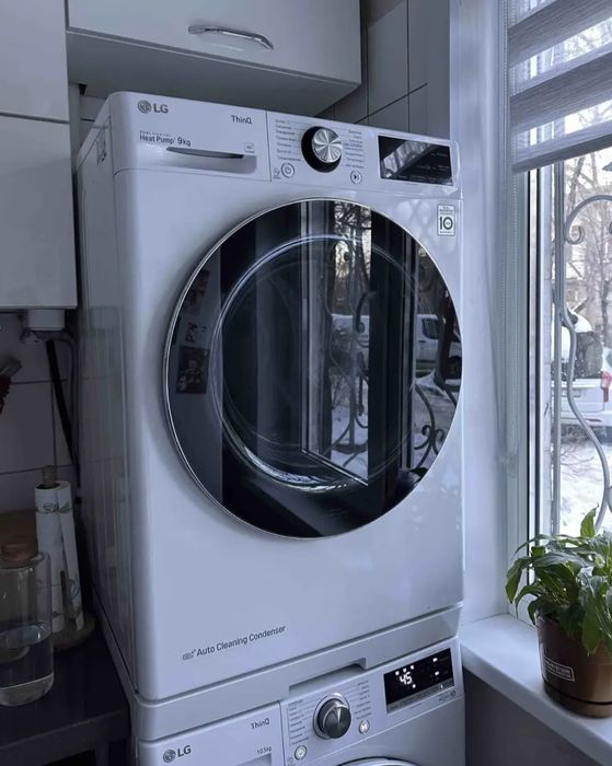 Сушильна машина LG RC90V9AV2N