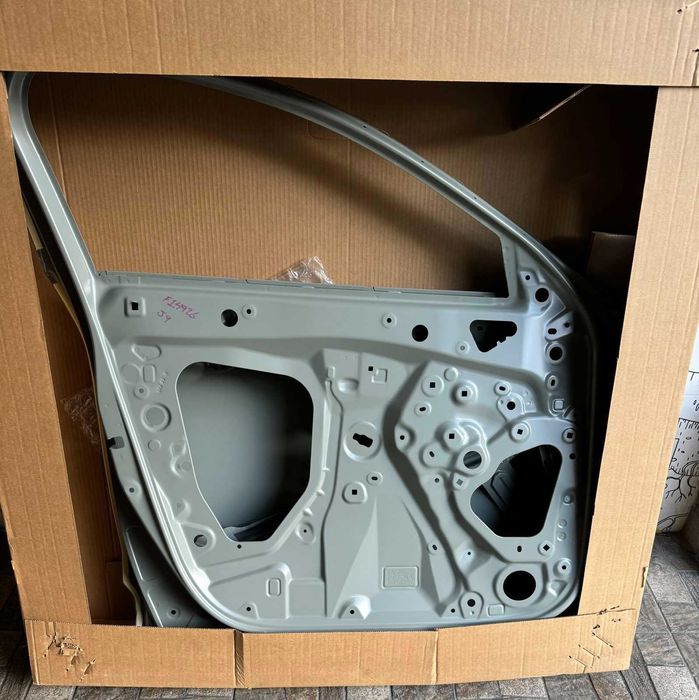 Двері передні  праві Mazda CX-30  нові оригінал