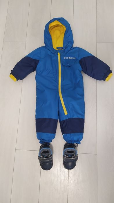 Комбінезон зимовий із взуттям