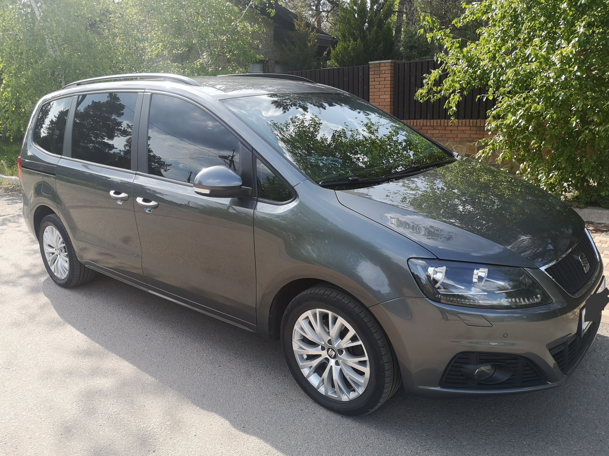 Продам машину Seat Alhambra