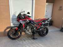 Honda Africa Twin 1100 Dct 2022 muito bem estimada com 2850 em extras