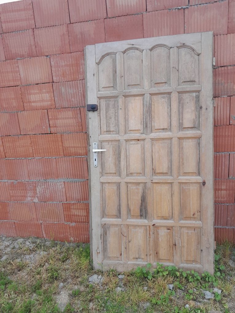 Drzwi BUDOWKANE drewniane