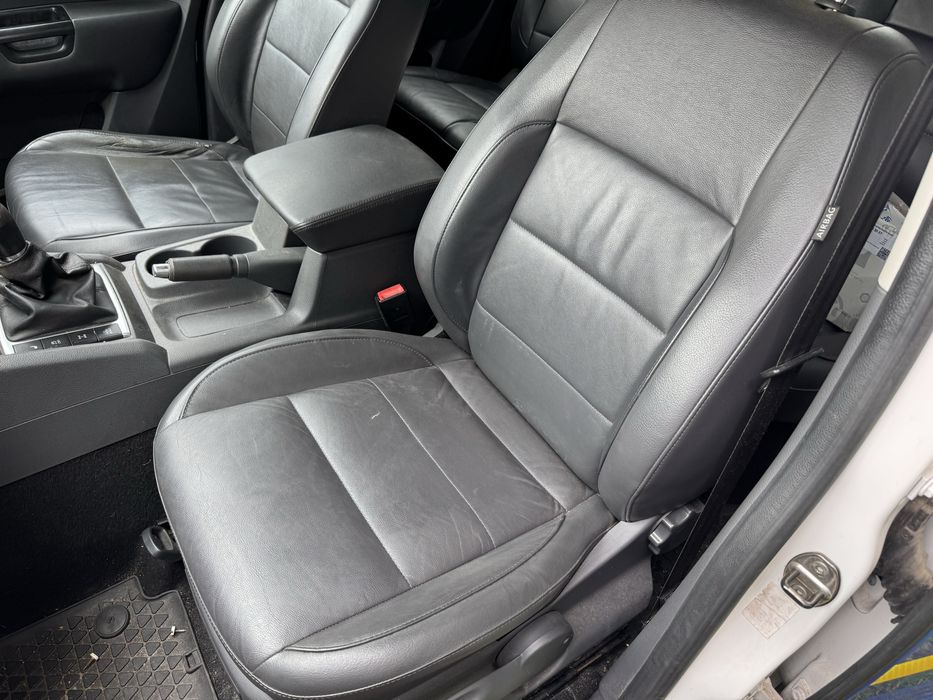 Vw amarok fotele wnetrze
