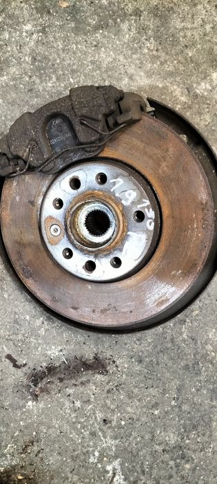 Piasta,zacisk, zwrotnica Vectra c signum 1.9 150km