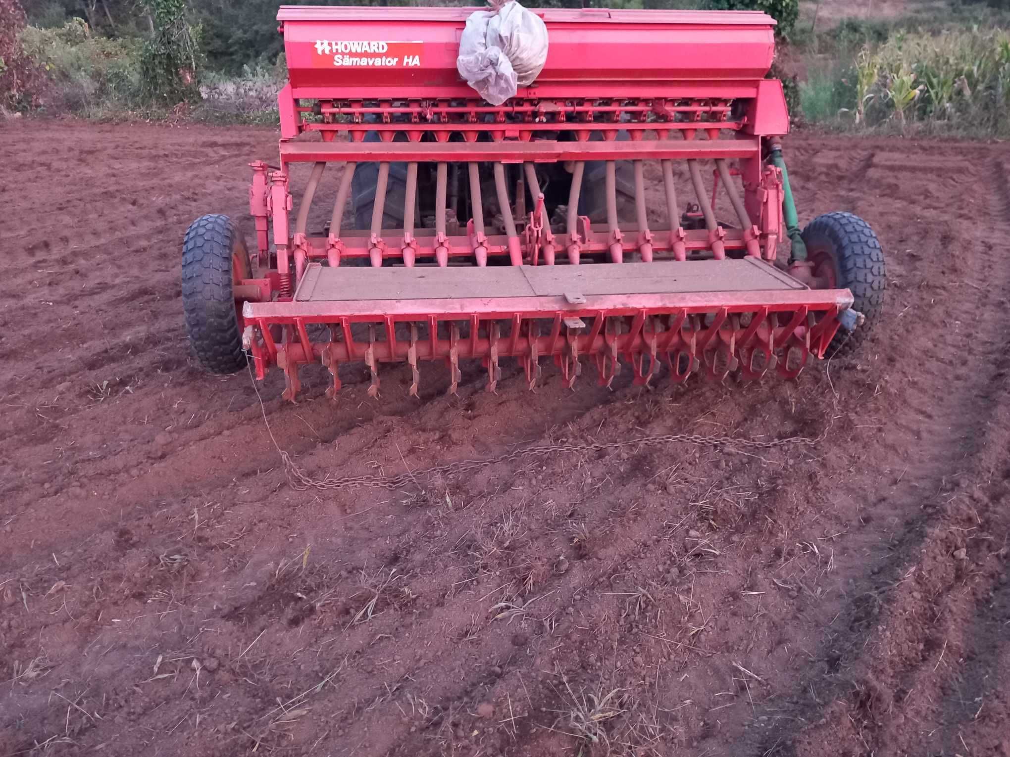 varias alfaias agricolas