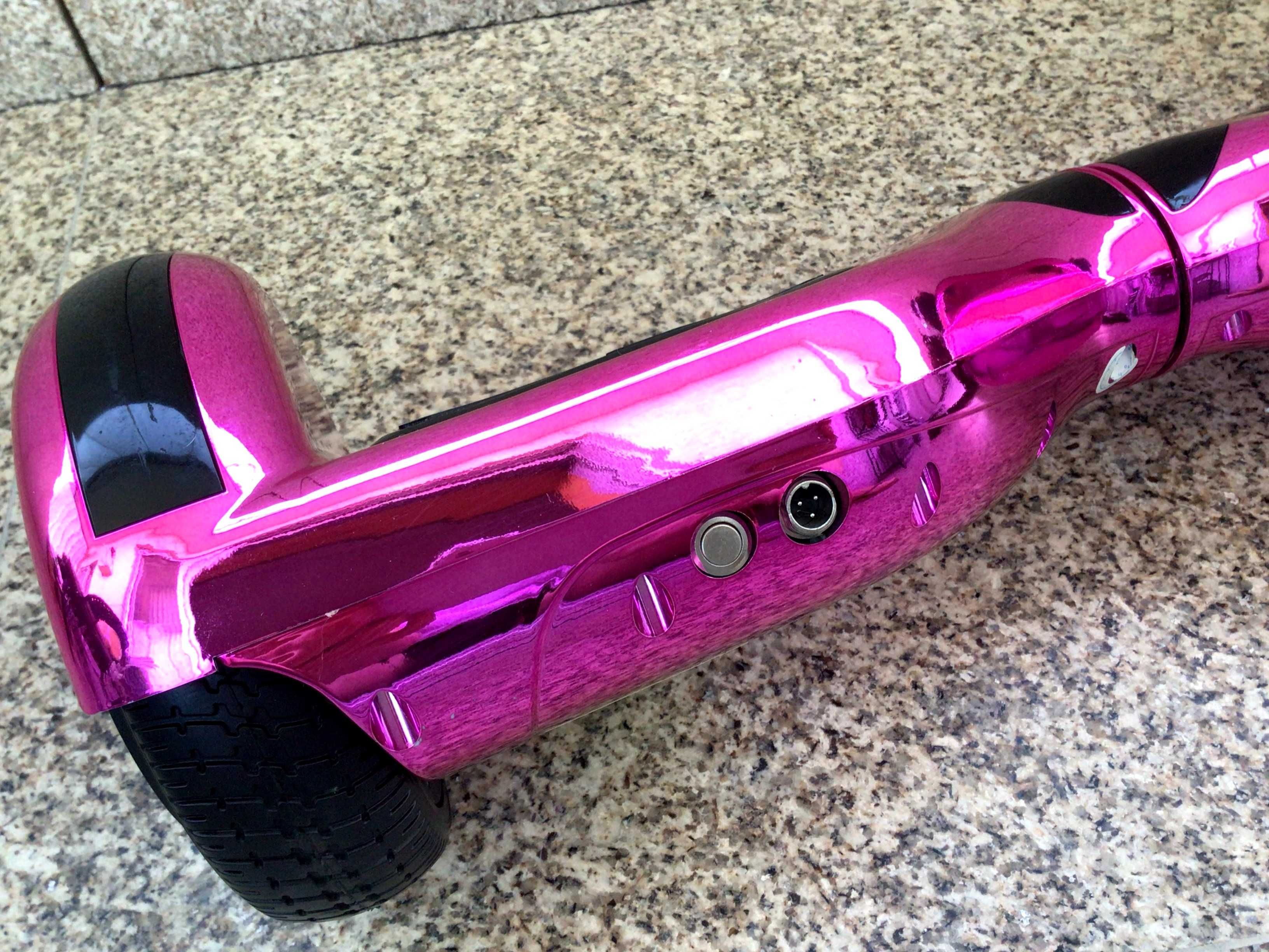 Hoverboard 6'5" 2 rodas com luzes LED, Bluetooth e bolsa de transporte