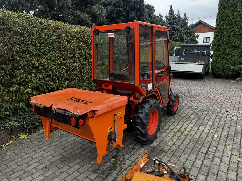 Kubot Kubota B1550 4x4 wom z osprzętętem