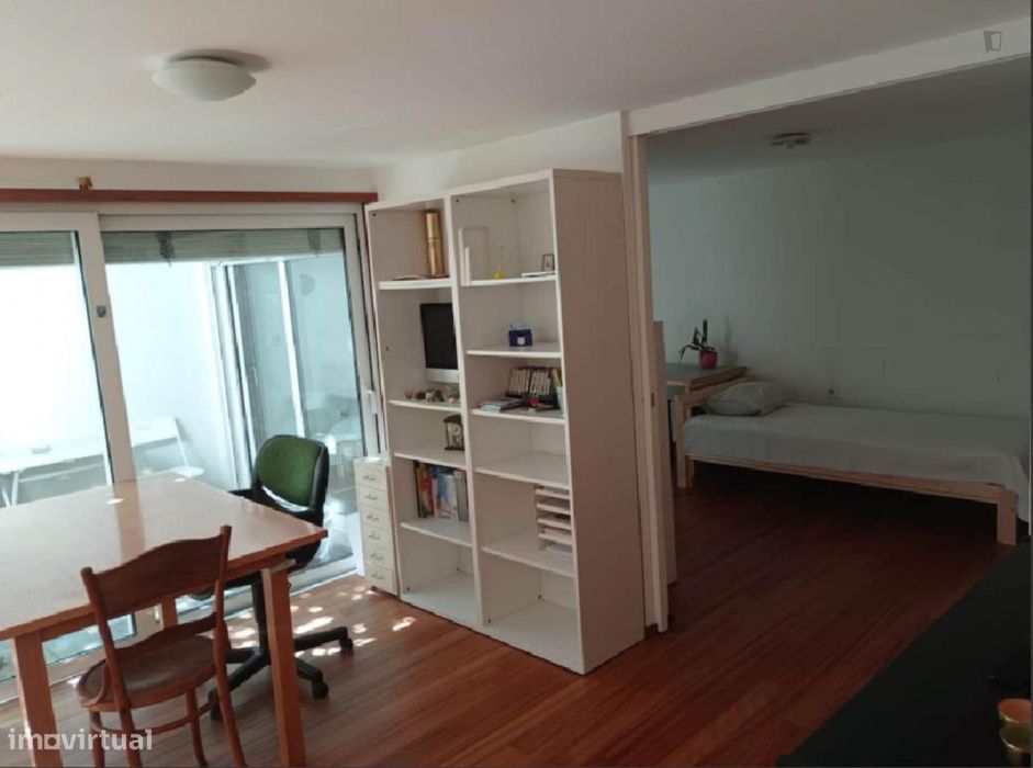 650783 - Quarto com várias camas, com casa de...