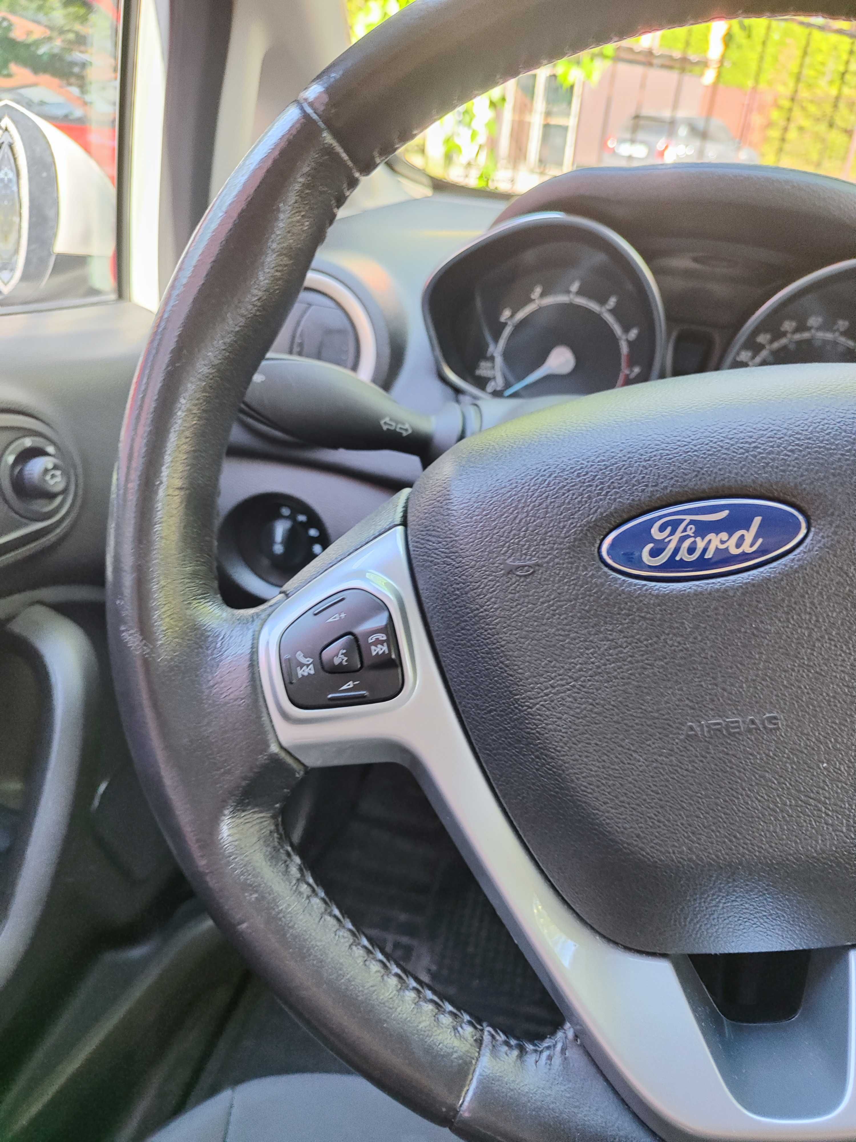 Автомобиль Ford Fiesta, автомат, 1.6