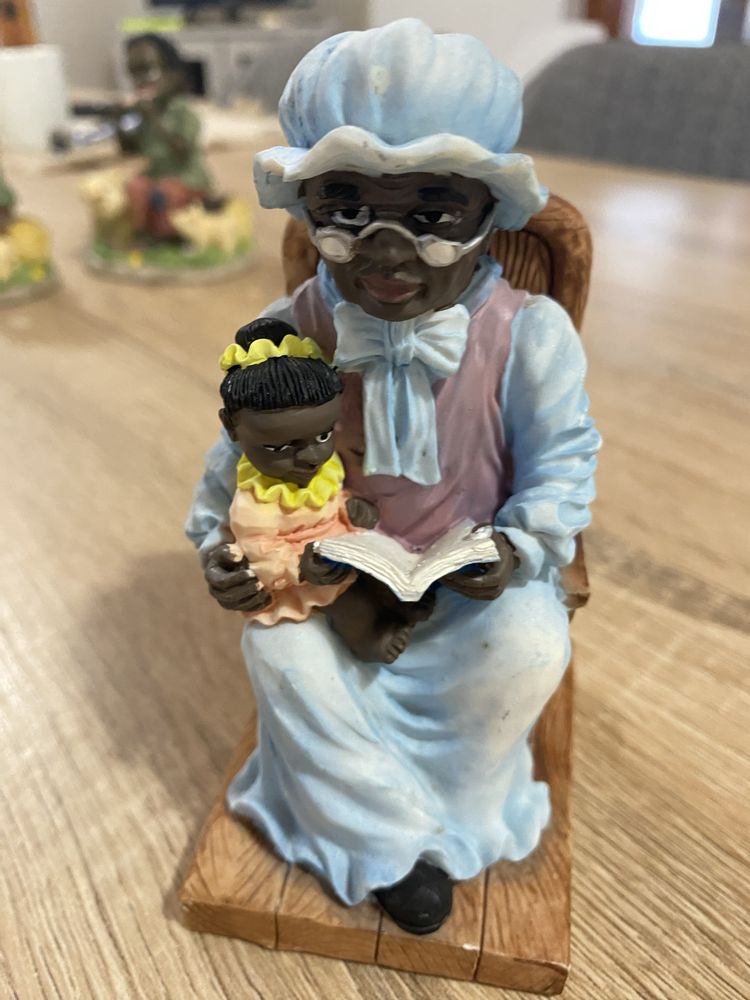 Figuras decorativas em marfinite
