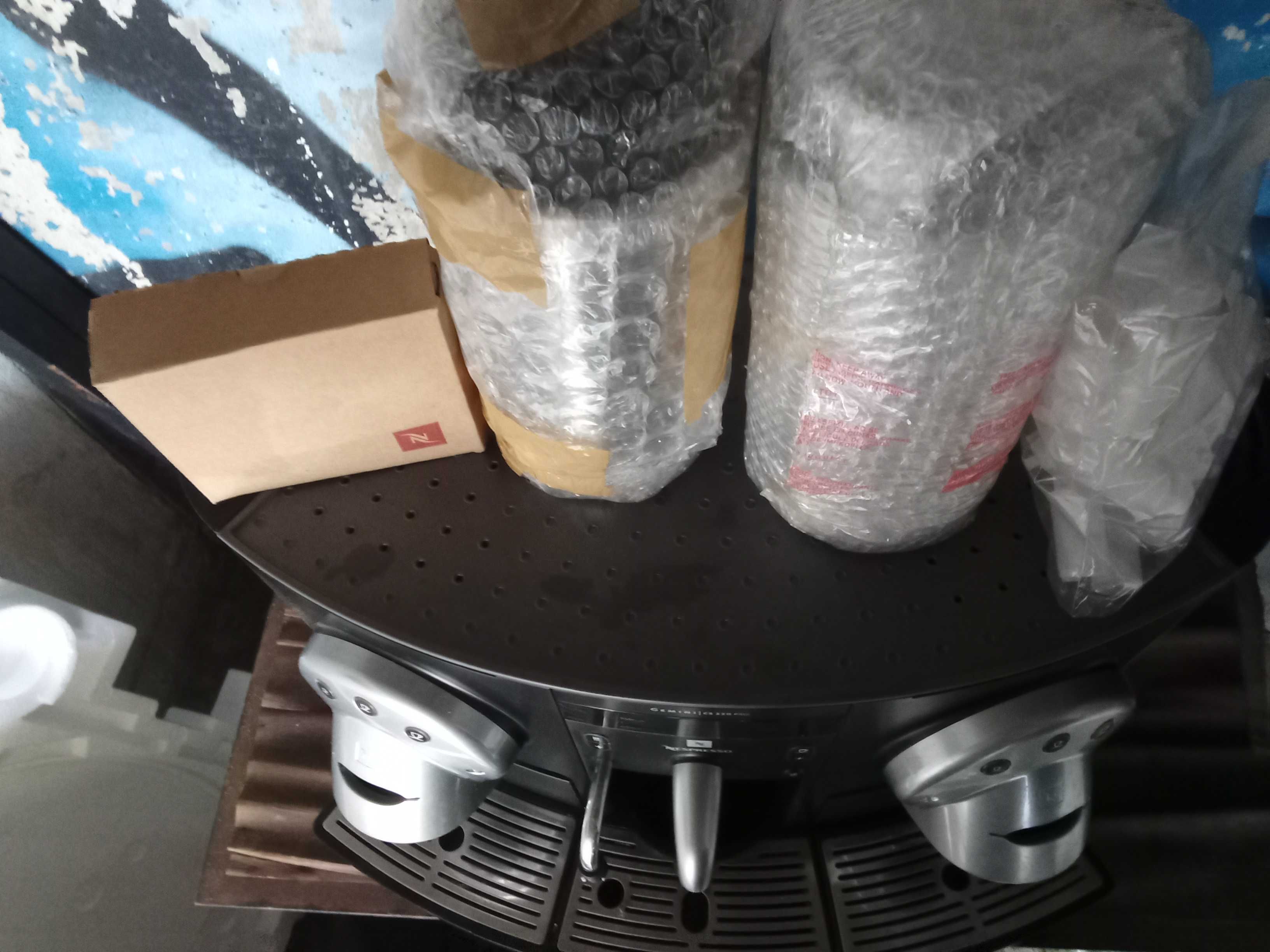 Maquina café Nespresso gemini 220 pro