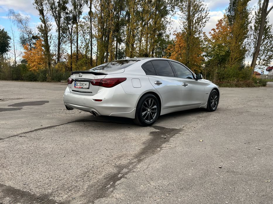 Infiniti Q50 3.5hydrid кращий седан в класі на найкращому двигуні