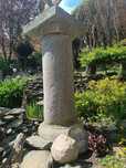 Filar granitowy. Kolumna granitowa