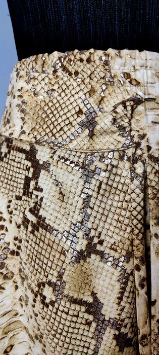 Spódniczka letnia, imitacja wężowej skórki roz. uniwersalny