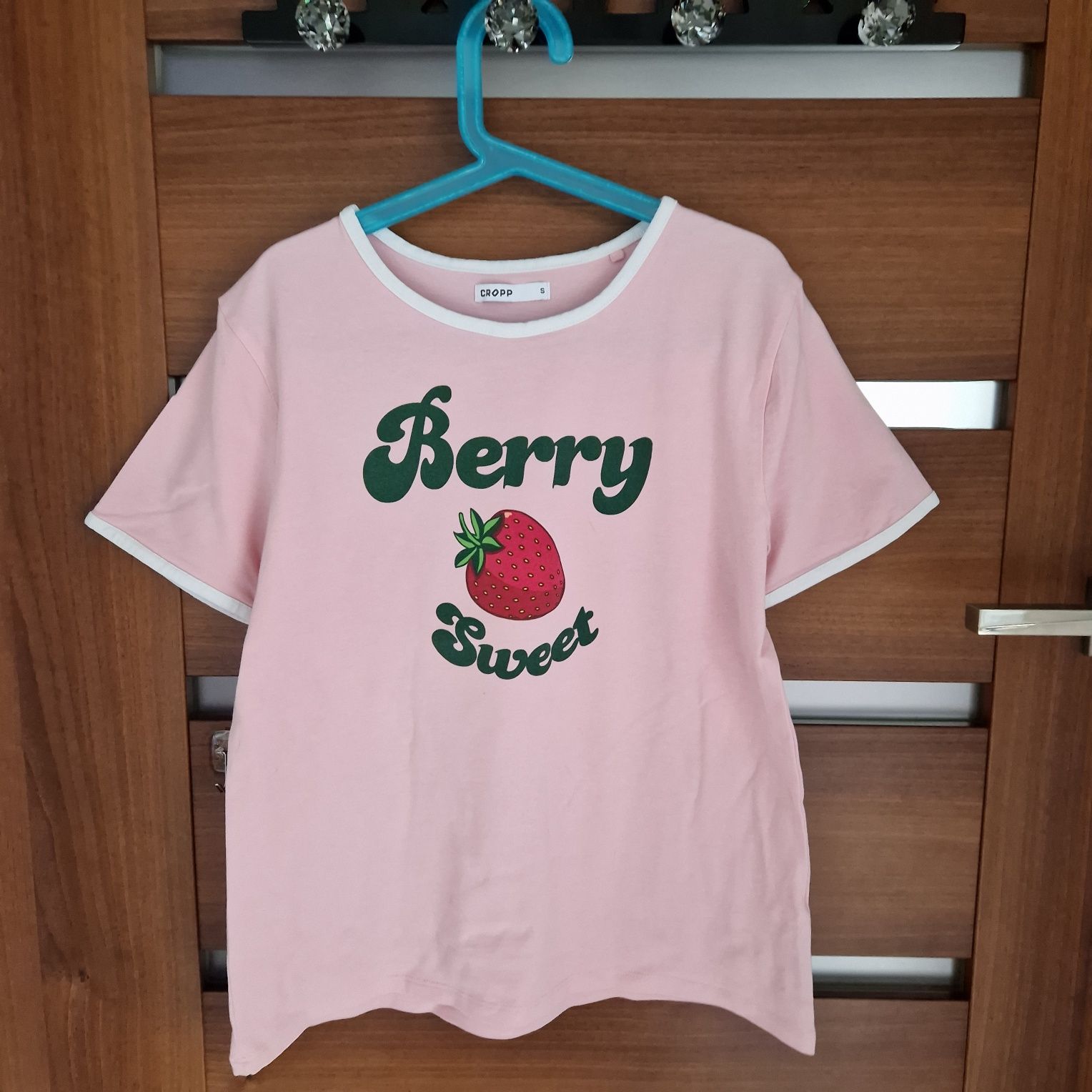 T-shirt Cropp  Berry