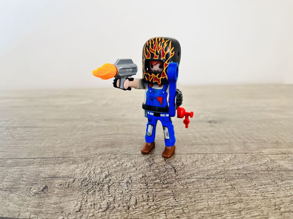 Playmobil figurka seria 21 nowa spawacz