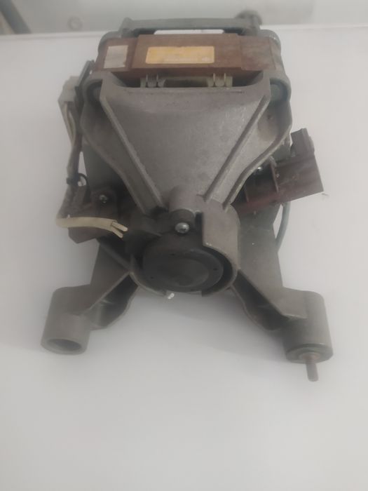 Двигун до пральної машини Indesit