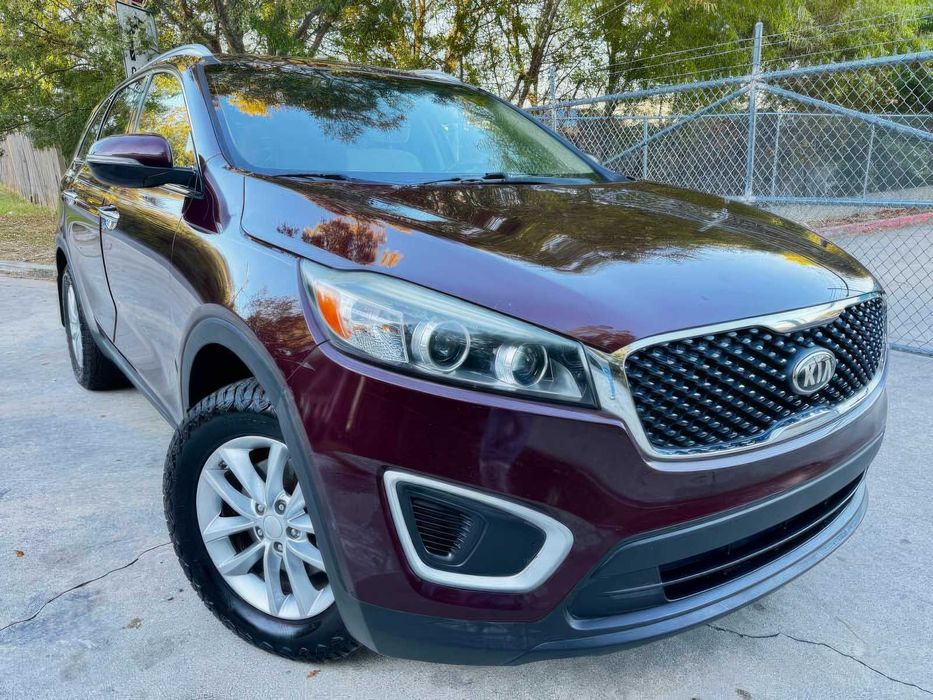 Kia Sorento LX      2017