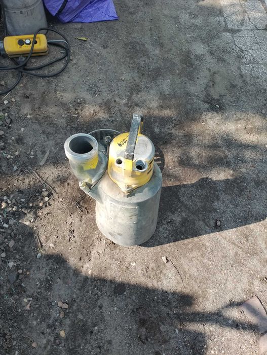 Atlas Copco pompa zatapialna uszkodzona na części