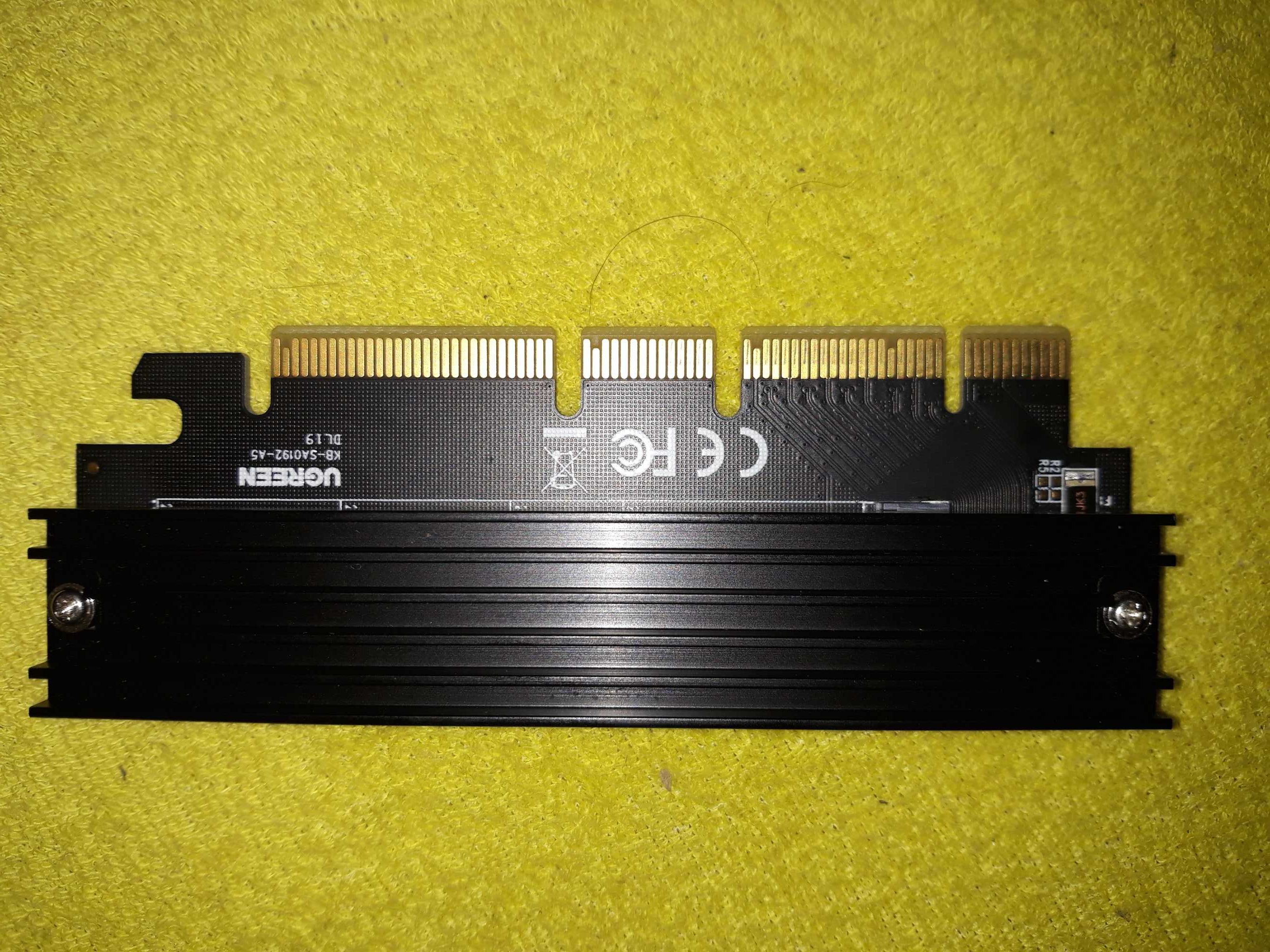 Adapter Ugreen PCIe 4.0 x16 M.2 klucz M + radiator