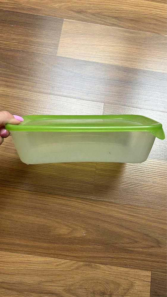 Pojemnik plastikowy na żywność
