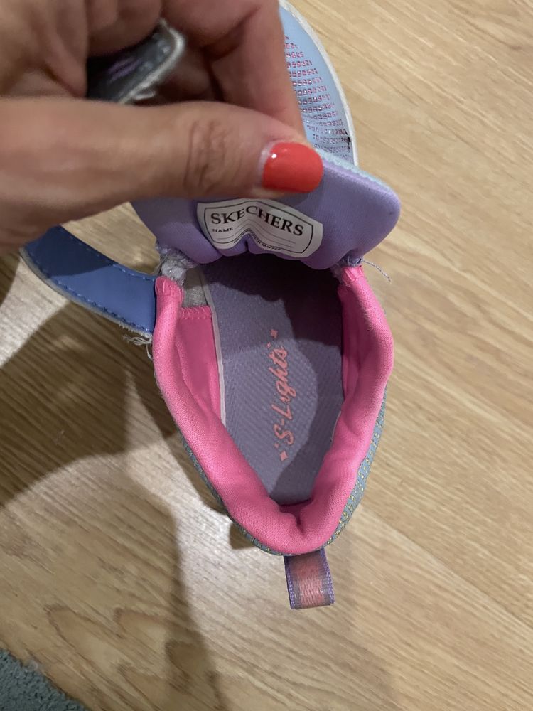 Sapatilhas Skechers tamanho 27 sem luzes