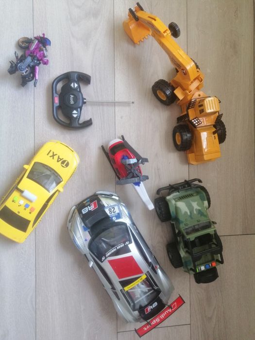 Zestaw zabawek Koparka Jcb, Audi na pilota i inne